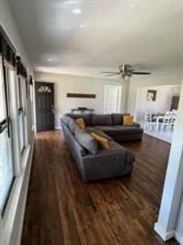 356 Shoreline Drive, Azle, TX 76020