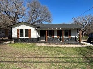 356 Shoreline Drive, Azle, TX 76020