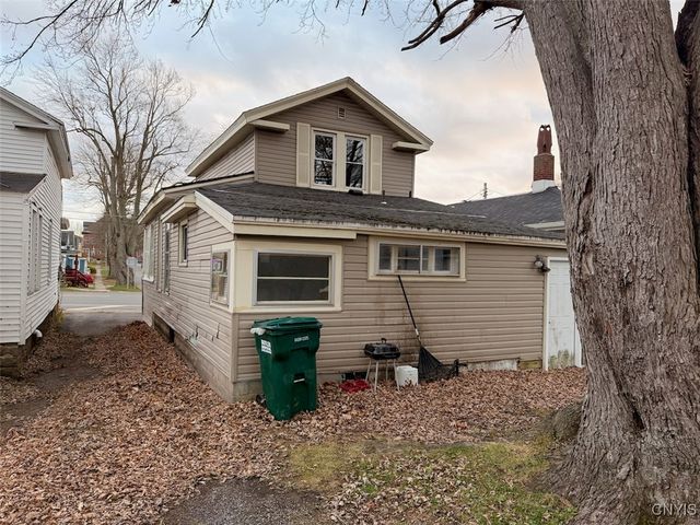 137 West Bridge Street, Oswego, NY 13126