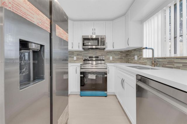 9745 NW 37th St 9745, Sunrise, FL 33351
