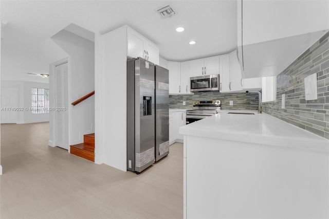 9745 NW 37th St 9745, Sunrise, FL 33351