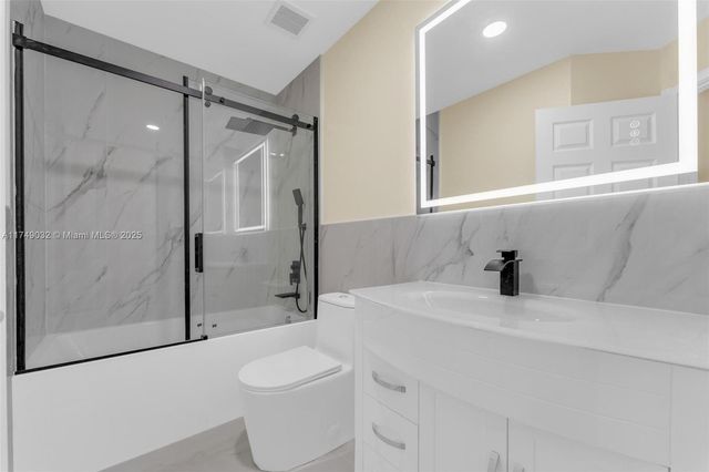 9745 NW 37th St 9745, Sunrise, FL 33351