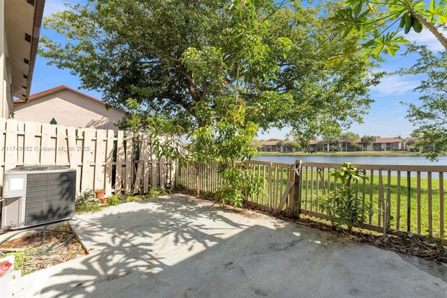 9745 NW 37th St 9745, Sunrise, FL 33351
