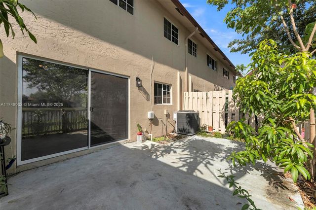 9745 NW 37th St 9745, Sunrise, FL 33351