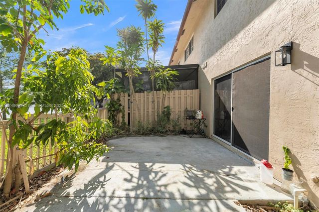 9745 NW 37th St 9745, Sunrise, FL 33351