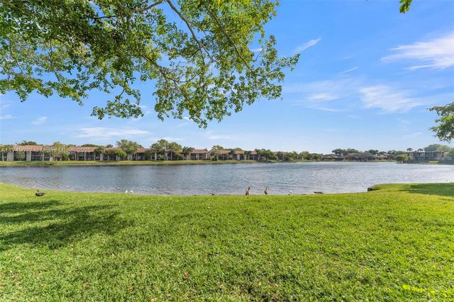 9745 NW 37th St 9745, Sunrise, FL 33351