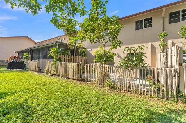 9745 NW 37th St 9745, Sunrise, FL 33351