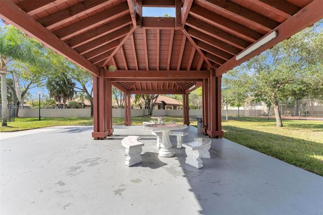 9745 NW 37th St 9745, Sunrise, FL 33351