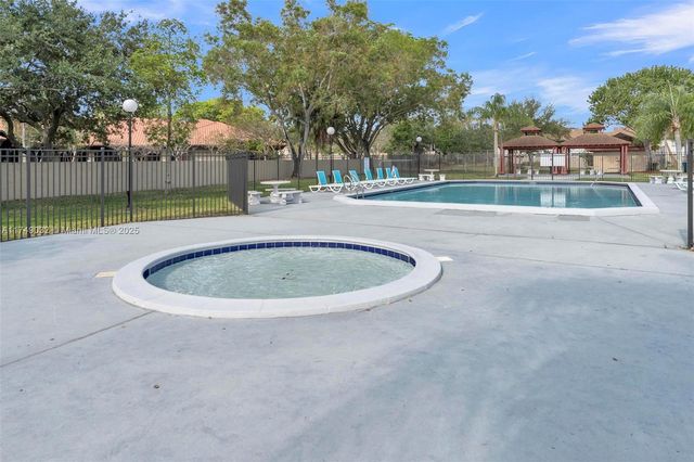 9745 NW 37th St 9745, Sunrise, FL 33351