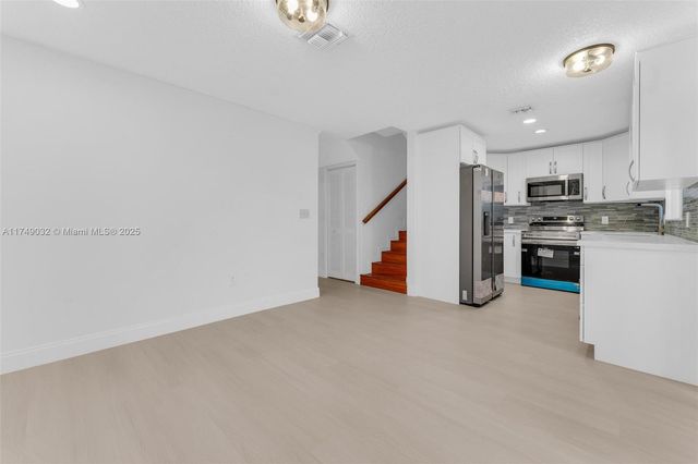 9745 NW 37th St 9745, Sunrise, FL 33351
