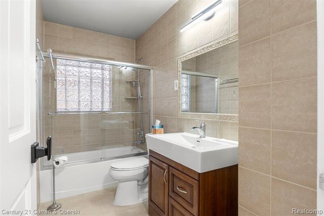 7260 Fenton Street, Dearborn Heights, MI 48127