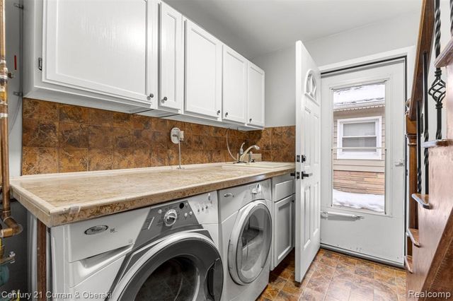 7260 Fenton Street, Dearborn Heights, MI 48127