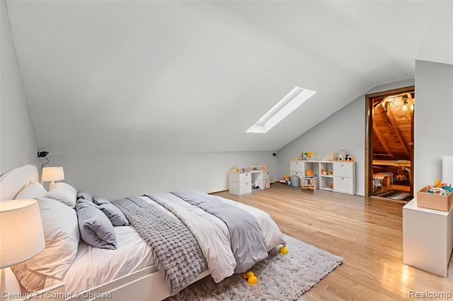 7260 Fenton Street, Dearborn Heights, MI 48127