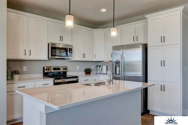 2911 Lakeside Drive, Plattsmouth, NE 68048