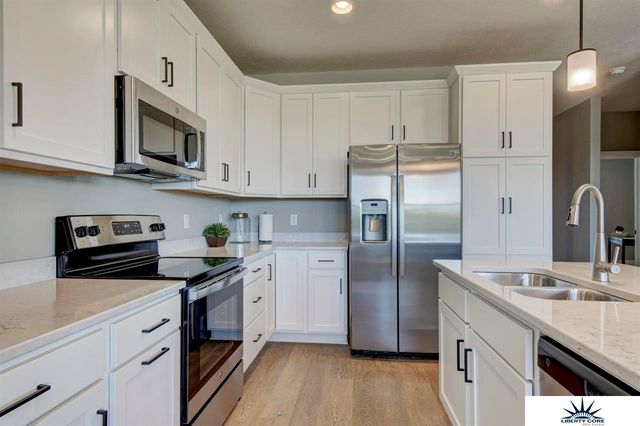 2911 Lakeside Drive, Plattsmouth, NE 68048