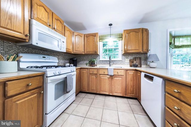 1615 LINDEN BLVD, Vineland, NJ 08361
