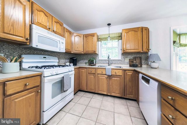 1615 LINDEN BLVD, Vineland, NJ 08361