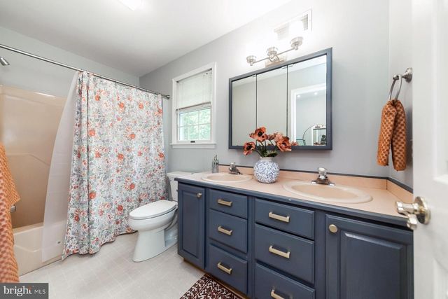 1615 LINDEN BLVD, Vineland, NJ 08361