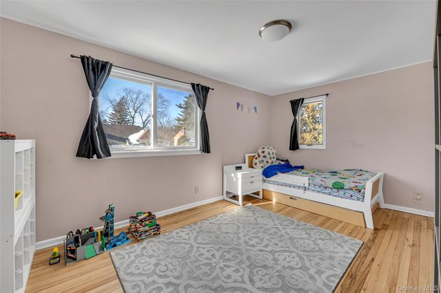 34 Roxbury Road, Port Washington, NY 11050