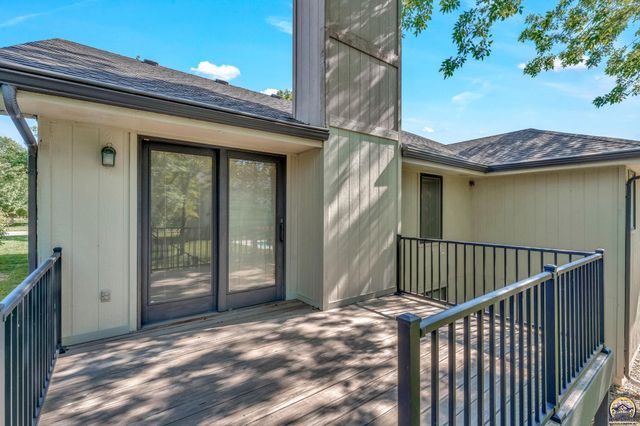 5973 SW 31st St, Topeka, KS 66614