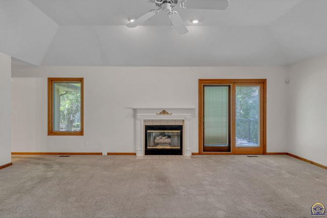 5973 SW 31st St, Topeka, KS 66614