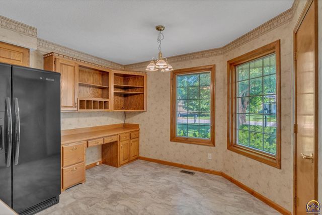 5973 SW 31st St, Topeka, KS 66614