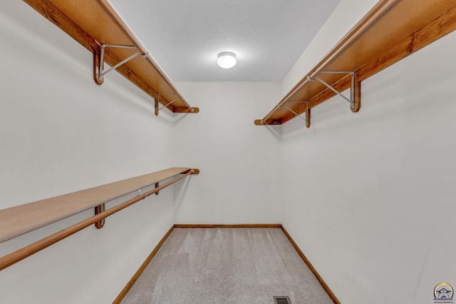 5973 SW 31st St, Topeka, KS 66614