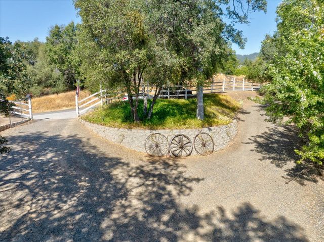 58467 Road 601, Ahwahnee, CA 93601