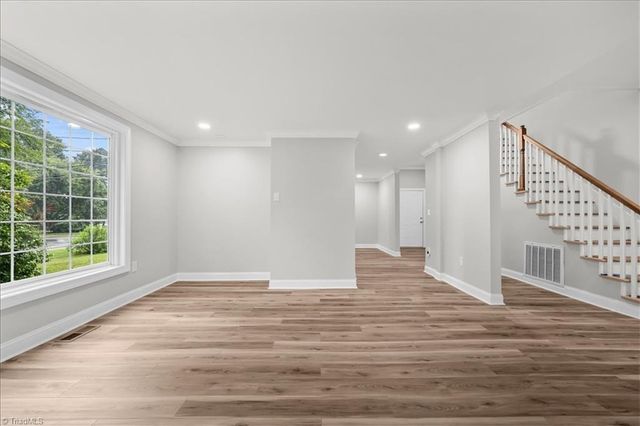 805 W 5th Avenue, Lexington, NC 27292