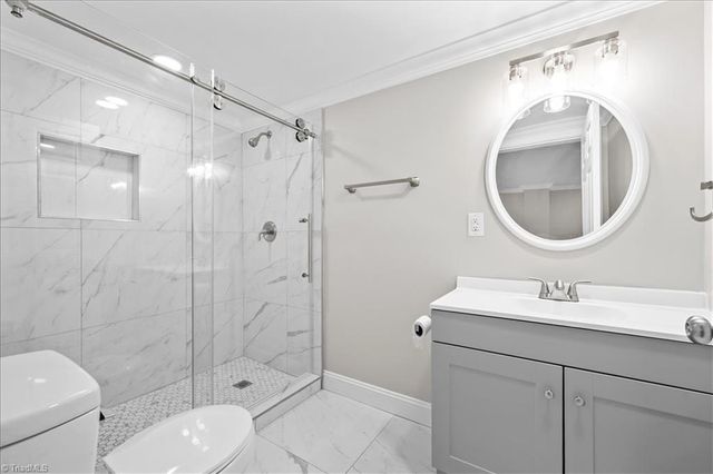 805 W 5th Avenue, Lexington, NC 27292