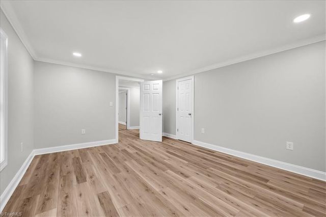 805 W 5th Avenue, Lexington, NC 27292