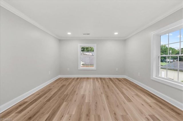 805 W 5th Avenue, Lexington, NC 27292