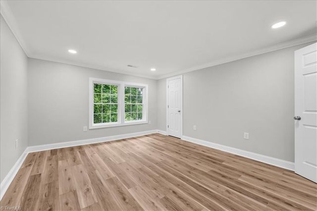 805 W 5th Avenue, Lexington, NC 27292