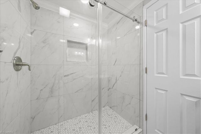 805 W 5th Avenue, Lexington, NC 27292