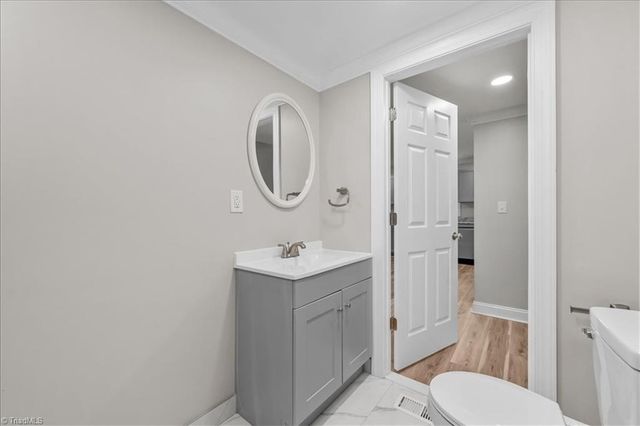 805 W 5th Avenue, Lexington, NC 27292