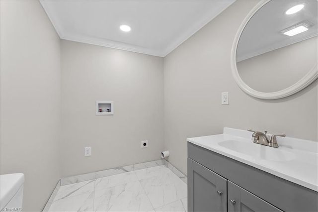 805 W 5th Avenue, Lexington, NC 27292