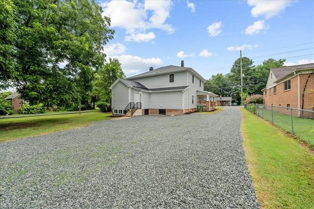 805 W 5th Avenue, Lexington, NC 27292