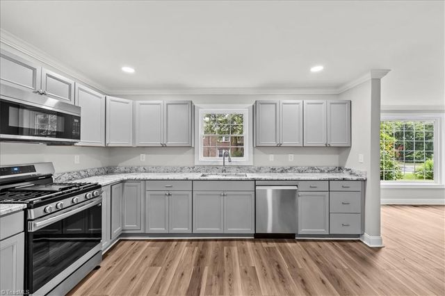 805 W 5th Avenue, Lexington, NC 27292