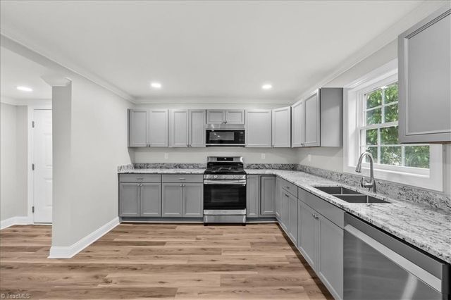 805 W 5th Avenue, Lexington, NC 27292