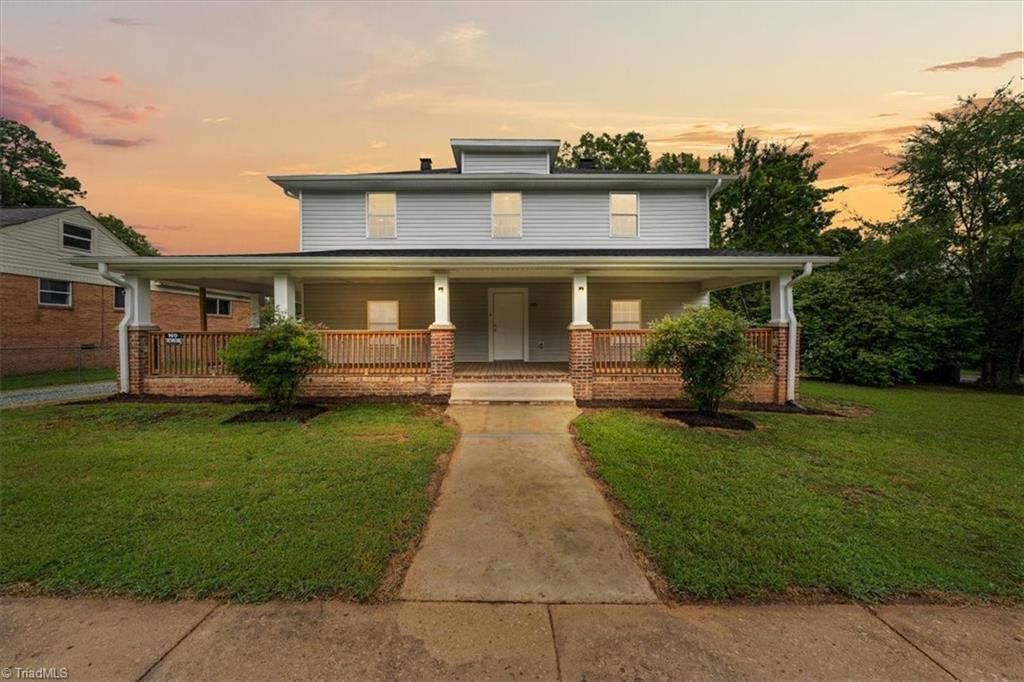 805 W 5th Avenue, Lexington, NC 27292