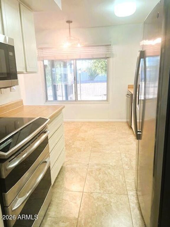 Image 4 of property listing at 12806 N SUN VALLEY Drive, Sun City, AZ 85351