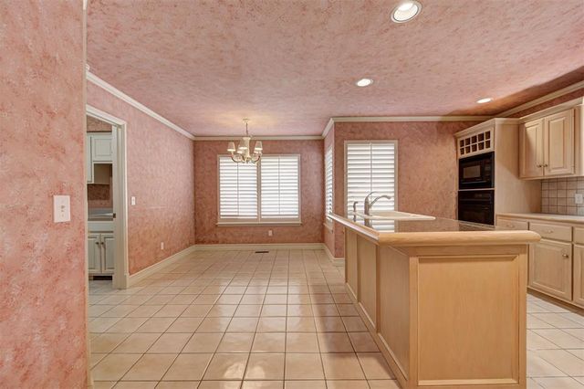 13504 Fox Creek Drive, Edmond, OK 73013