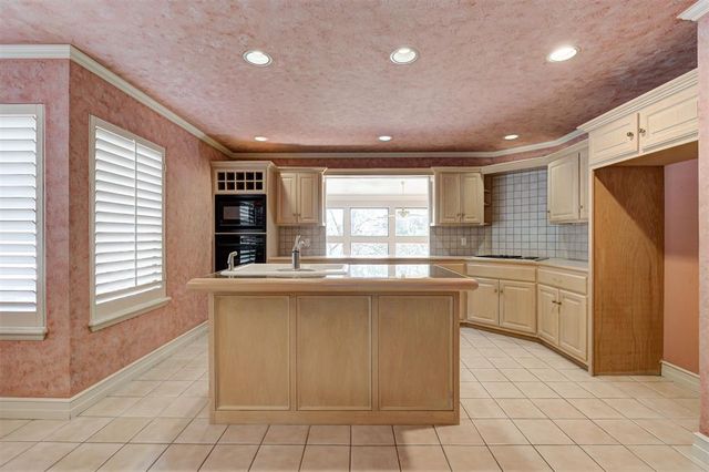 13504 Fox Creek Drive, Edmond, OK 73013