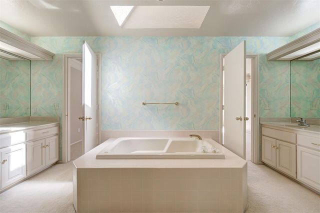 13504 Fox Creek Drive, Edmond, OK 73013