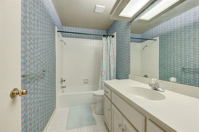 13504 Fox Creek Drive, Edmond, OK 73013