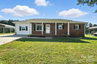 2224 Chatham Street, Newton, NC 28658