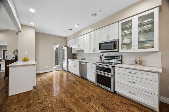 9606 Bayou Brook Street, Houston, TX 77063