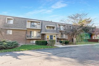 218 E Bailey Road F, Naperville, IL 60565
