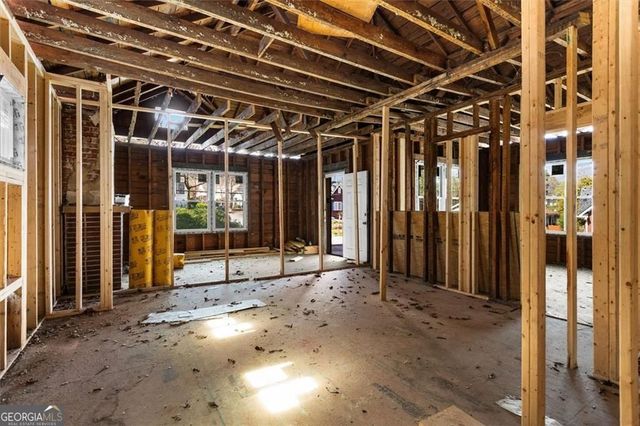 2180 Newnan Street, East Point, GA 30344