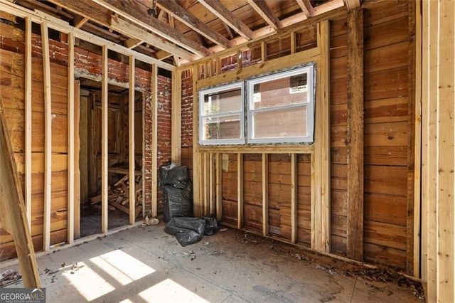 2180 Newnan Street, East Point, GA 30344